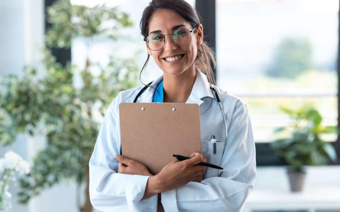 Plaque professionnelle du médecin spécialiste : quelles mentions pour inspirer confiance